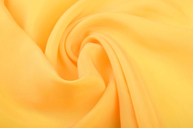 Cupro v žltej farbe so zamatovým povrchom QT012