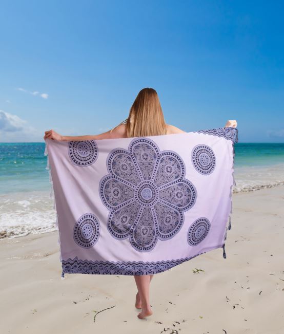 Pareo/sarong z Bali v bielej farbe s potlačou ornamentov BALI149